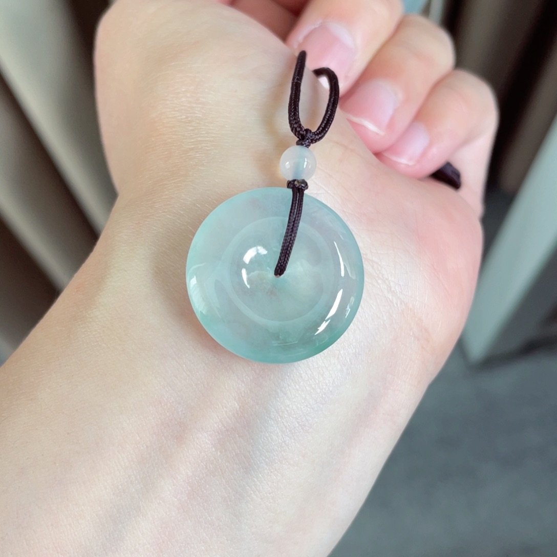 翡翠颈饰未镶嵌扣子