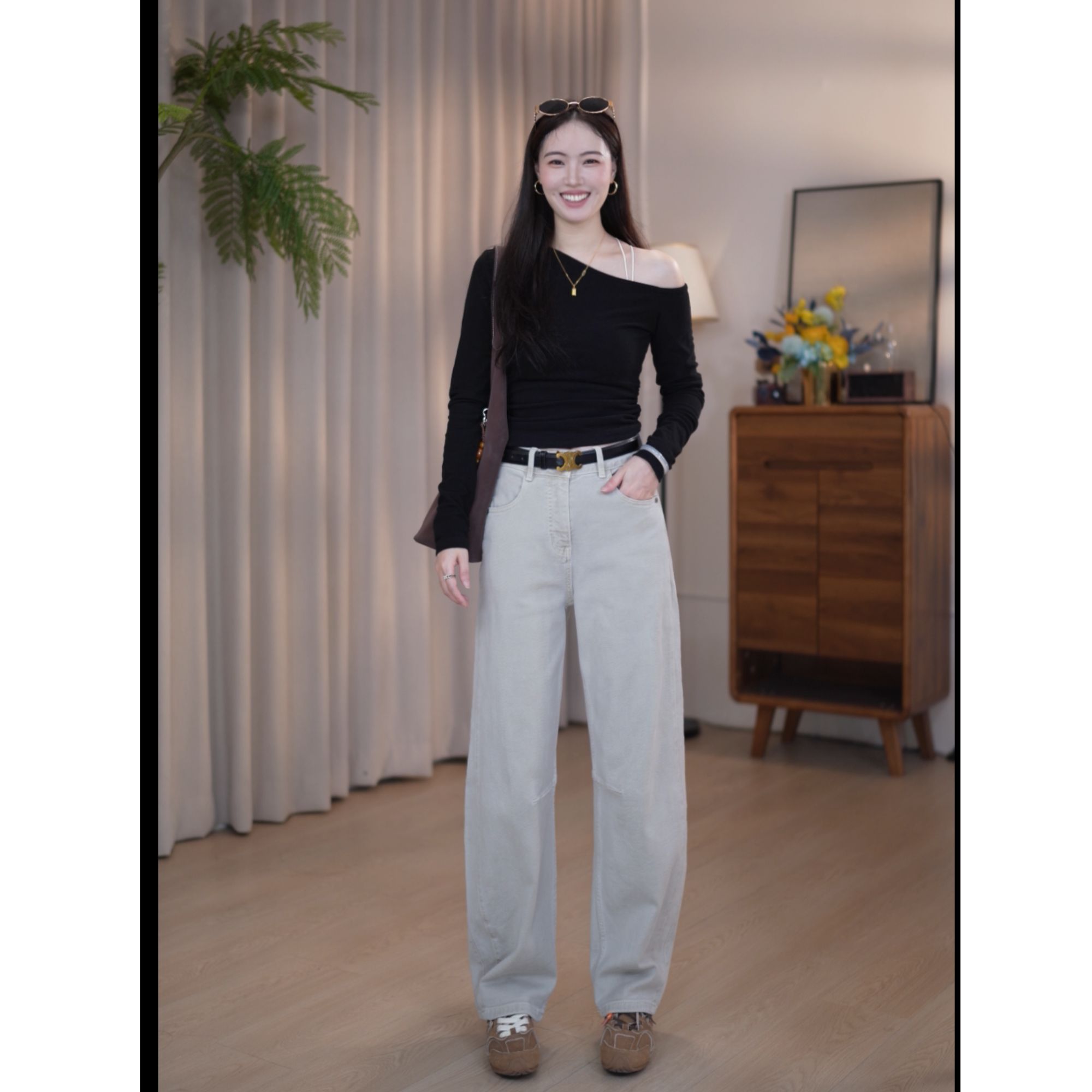 2025杏色弯刀牛仔阔腿裤女高腰垂感显瘦宽松百搭