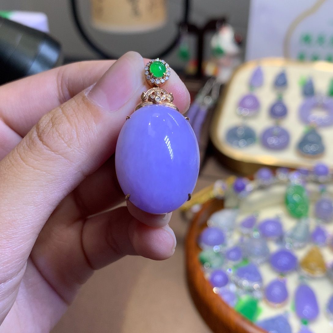 翡翠18K金镶嵌颈饰翡翠