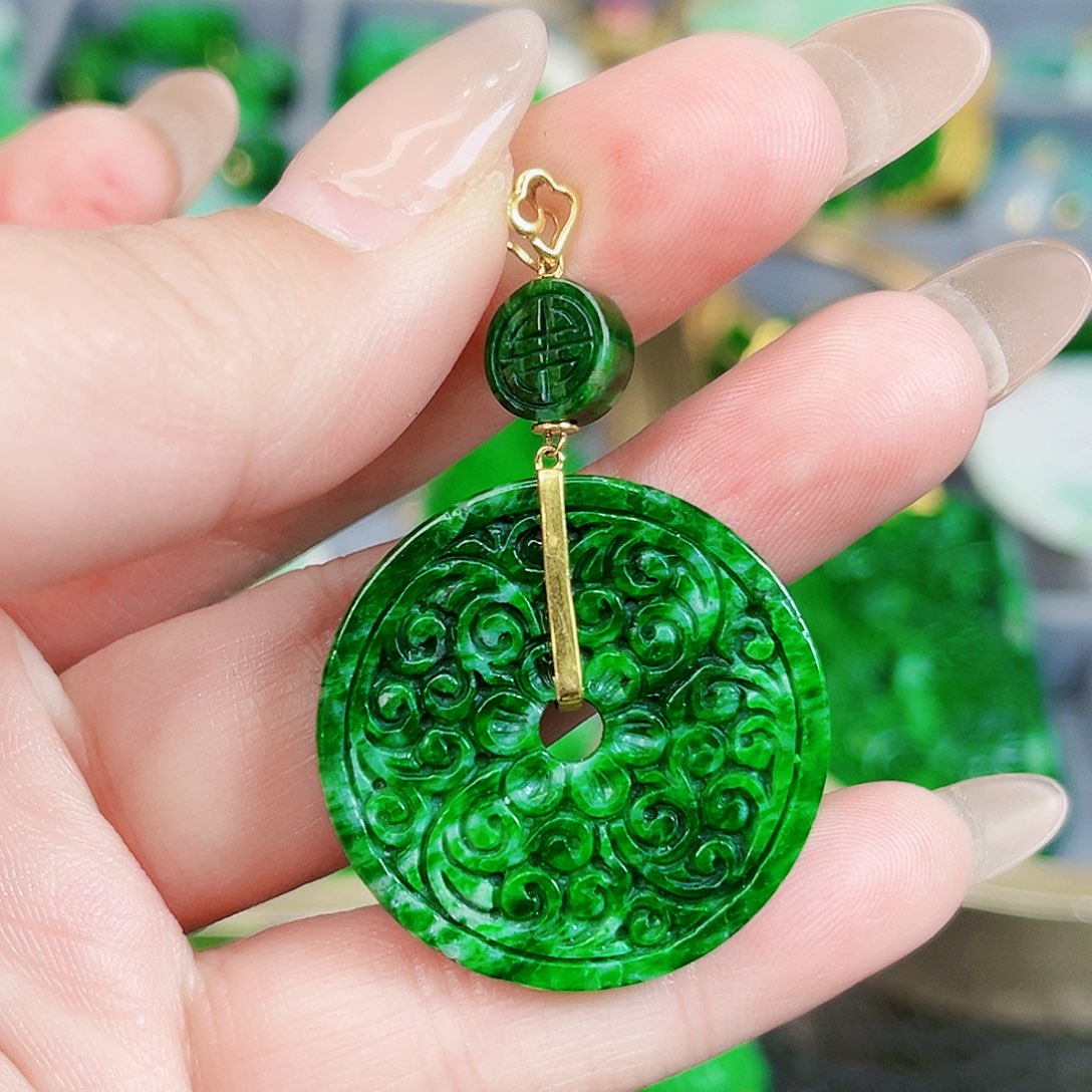 翡翠颈饰18K金镶嵌吊坠