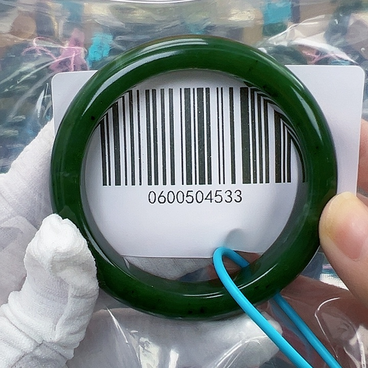 和田玉未镶嵌手镯包容55