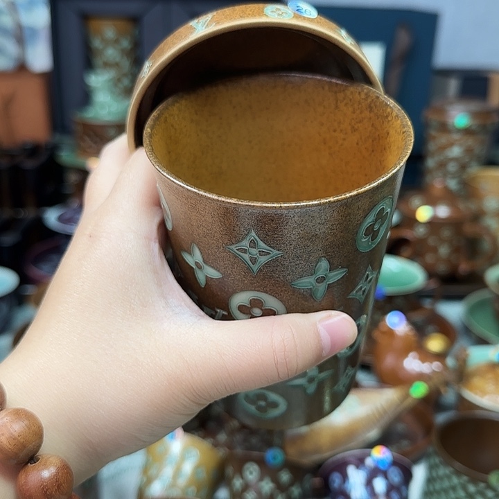 一***部龙泉手工制作工艺品青瓷杯