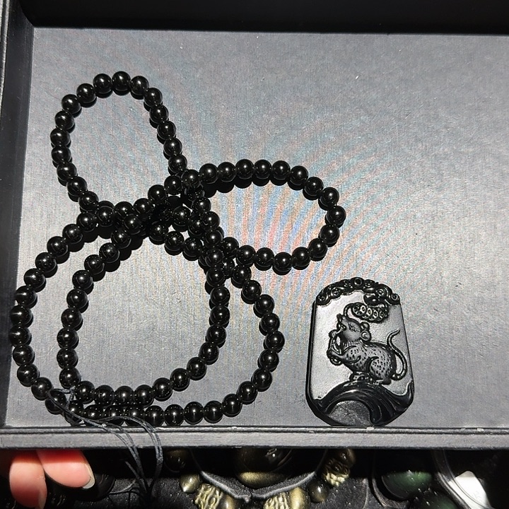 A***林黑曜岩未镶嵌颈饰