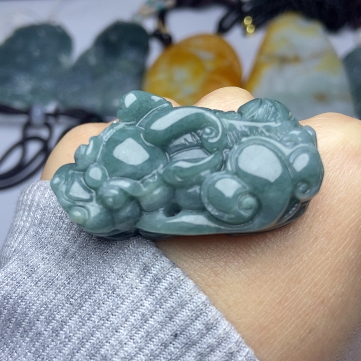 翡翠颈饰未镶嵌翡翠