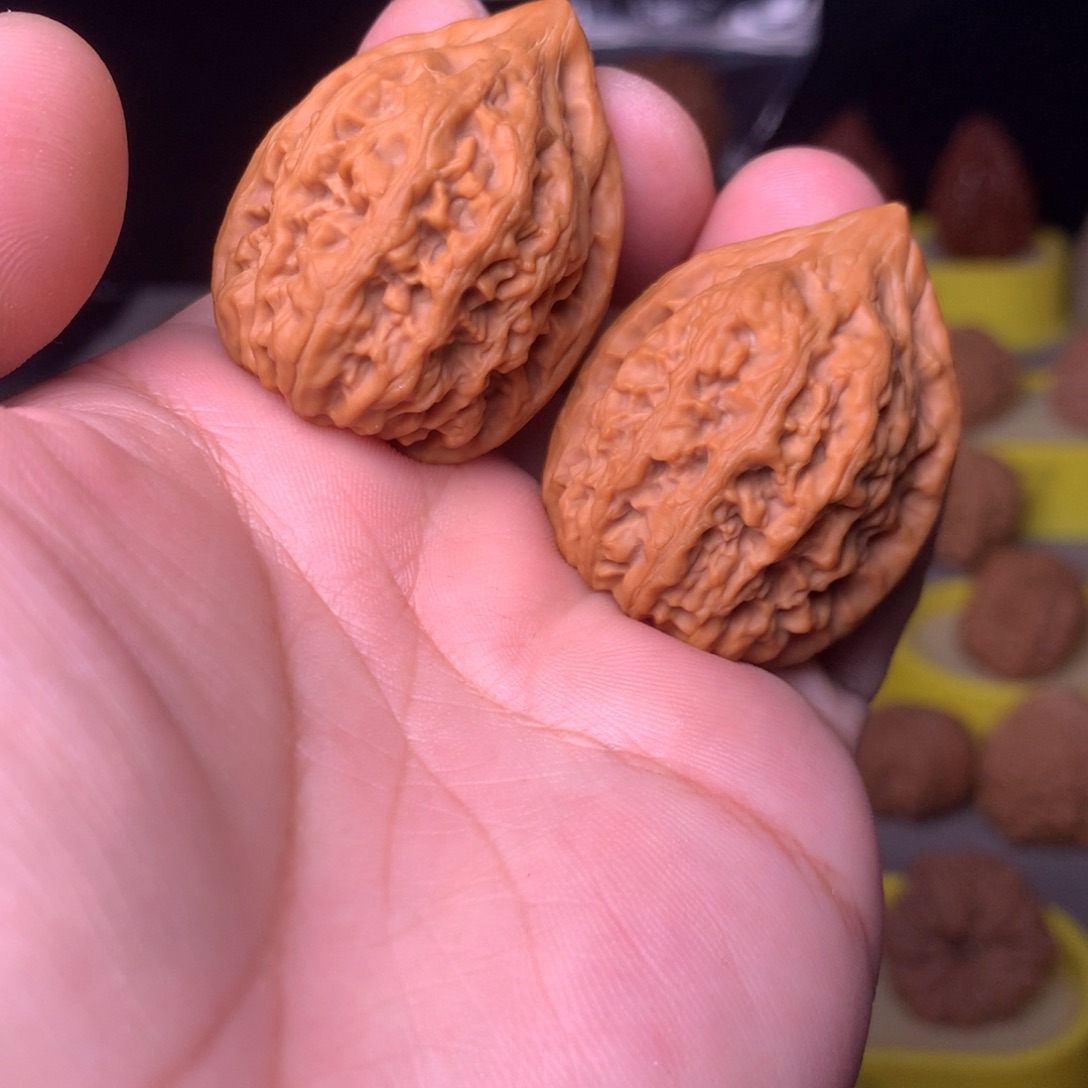 文玩核桃吊坠龙渊鸡心