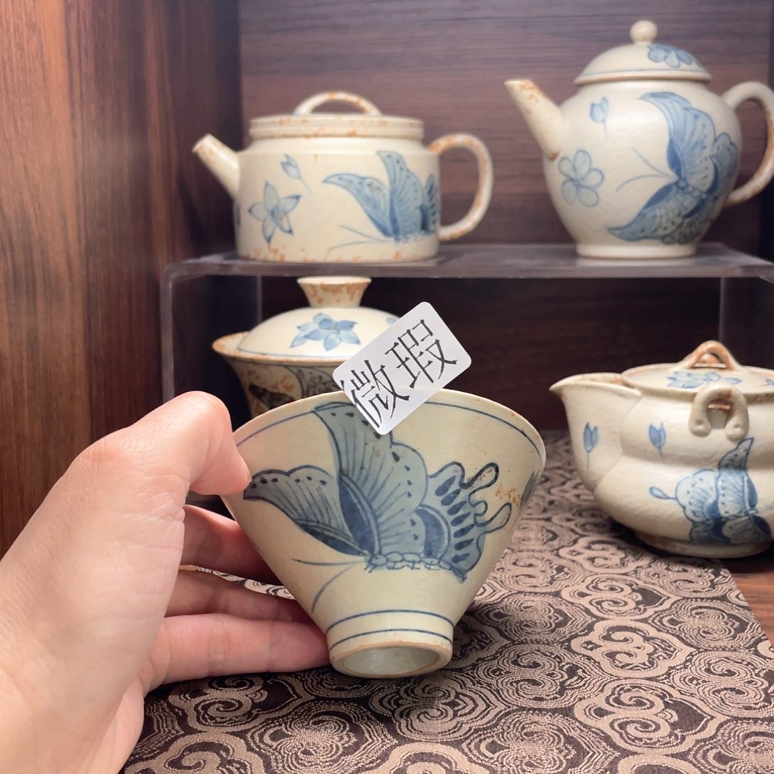 釉下手绘茶具微瑕