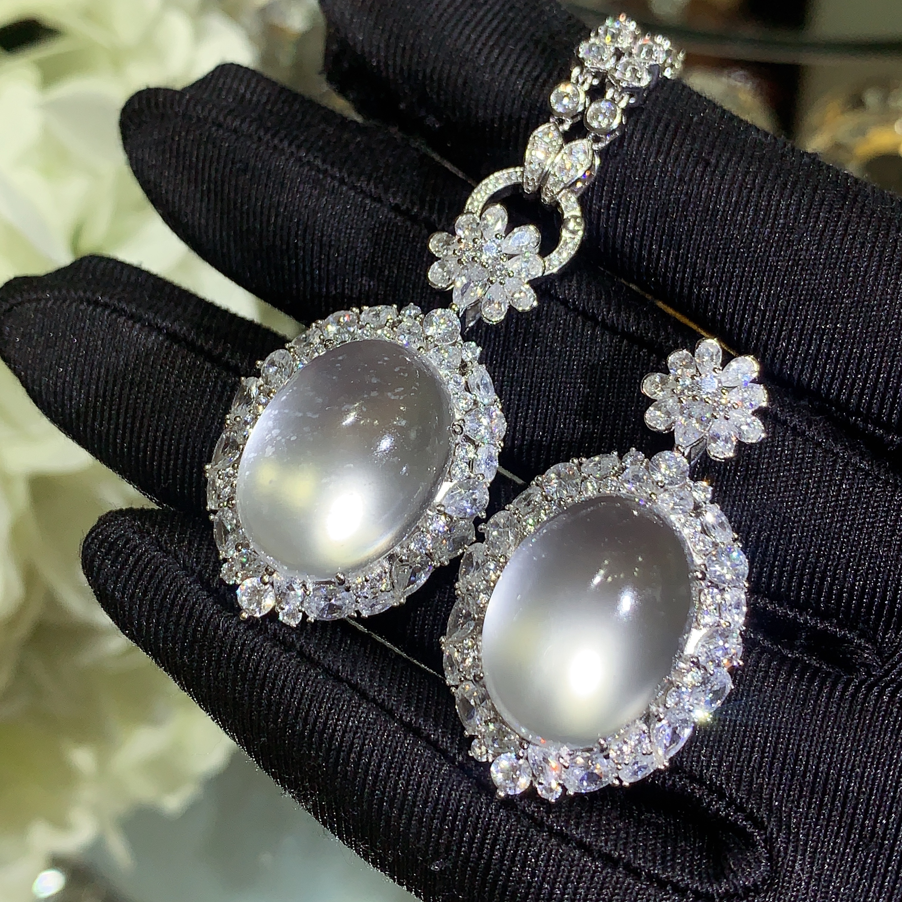 S925银镶天然石英质玉蛋面吊坠满钻高级感秋冬毛衣链颈饰挂件轻奢