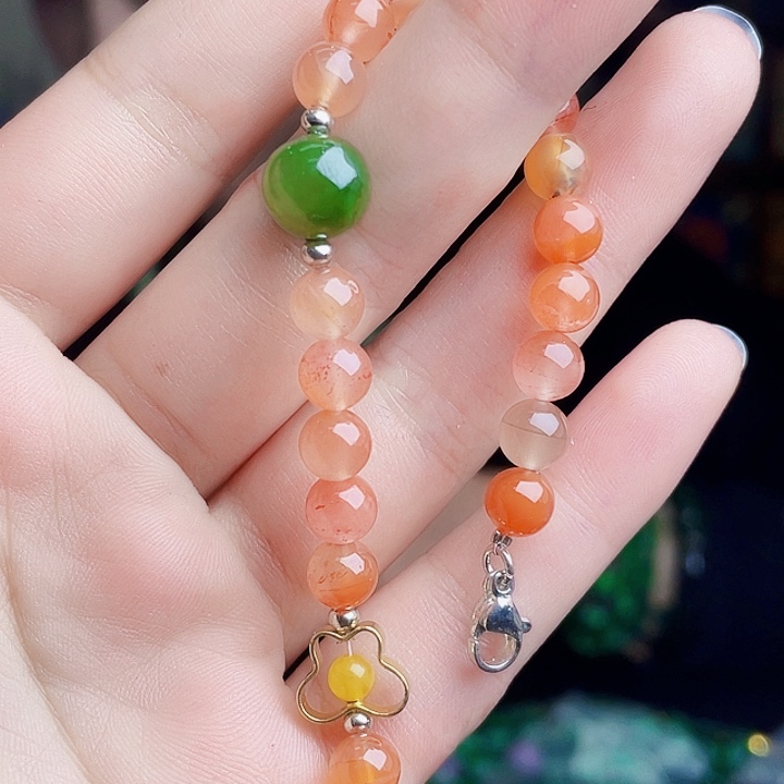 翡翠未镶嵌颈饰多样性