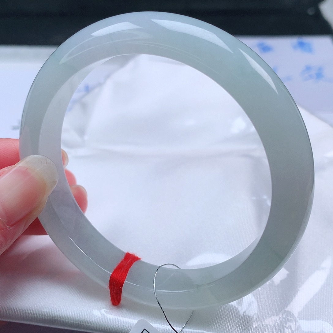 翡翠手镯未镶嵌58圈