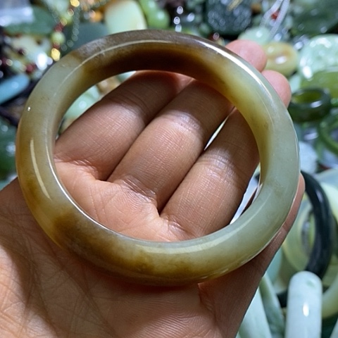 和田玉手镯未镶嵌56口径