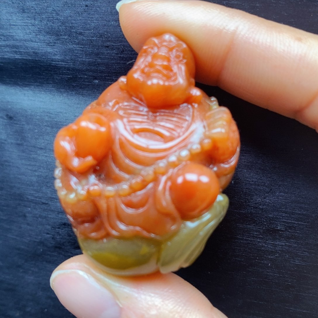 石英质玉（黄龙玉）颈饰未镶嵌