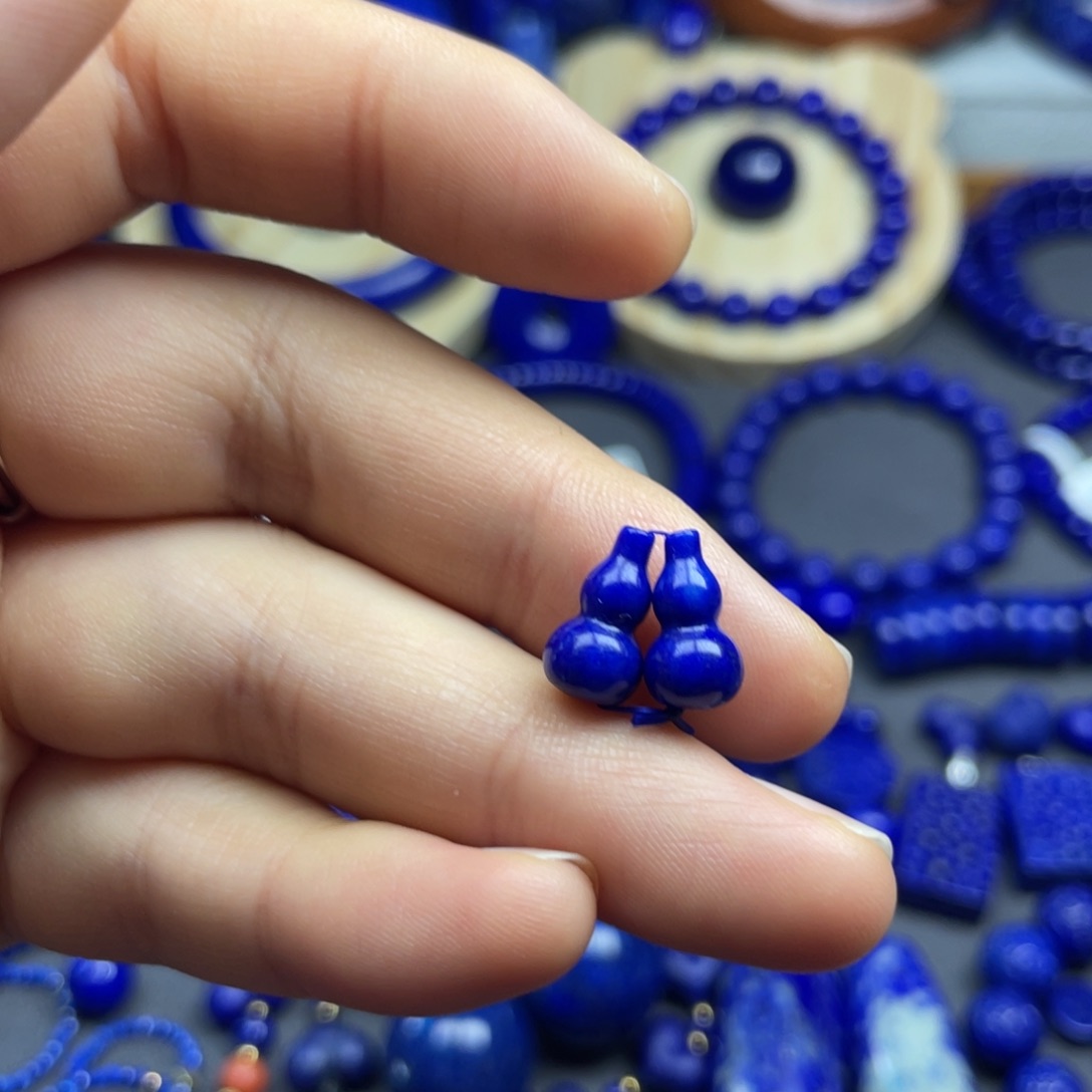 青金石未镶嵌小葫芦