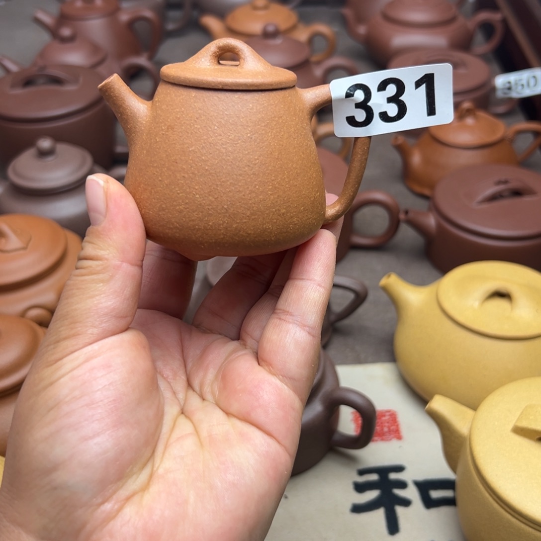 紫砂茶壶黄降坡半手工110cc左右瑕疵