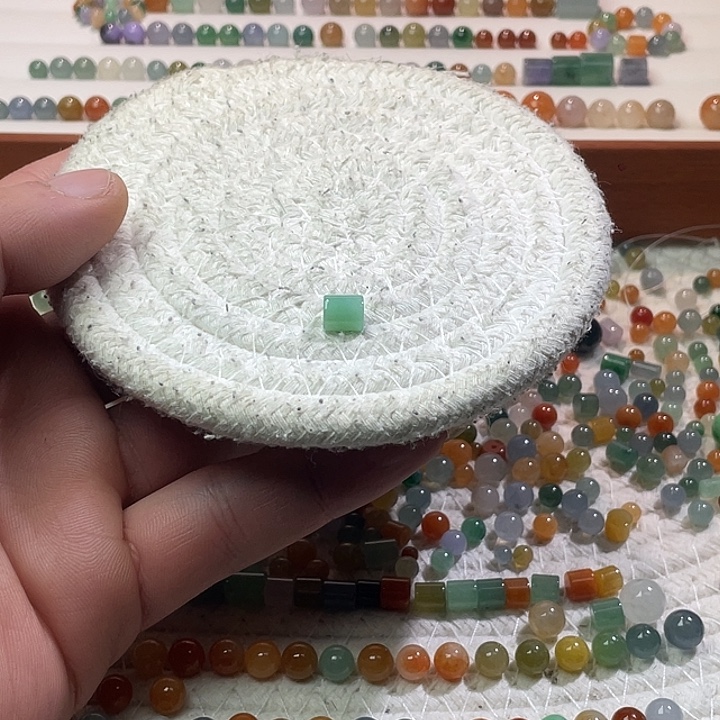 翡翠散珠未镶嵌定制翡翠桶珠卡7.2*6.5