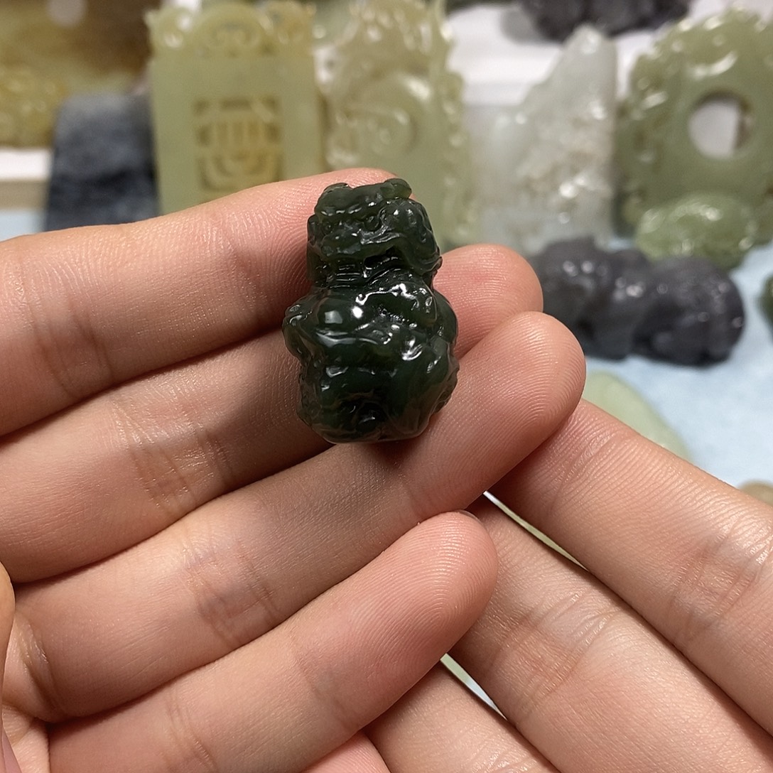 和田玉未镶嵌挂件