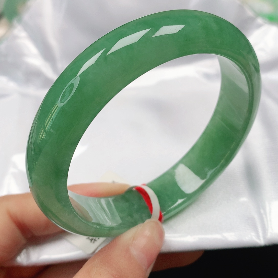 翡翠手镯未镶嵌天然翡翠手镯57