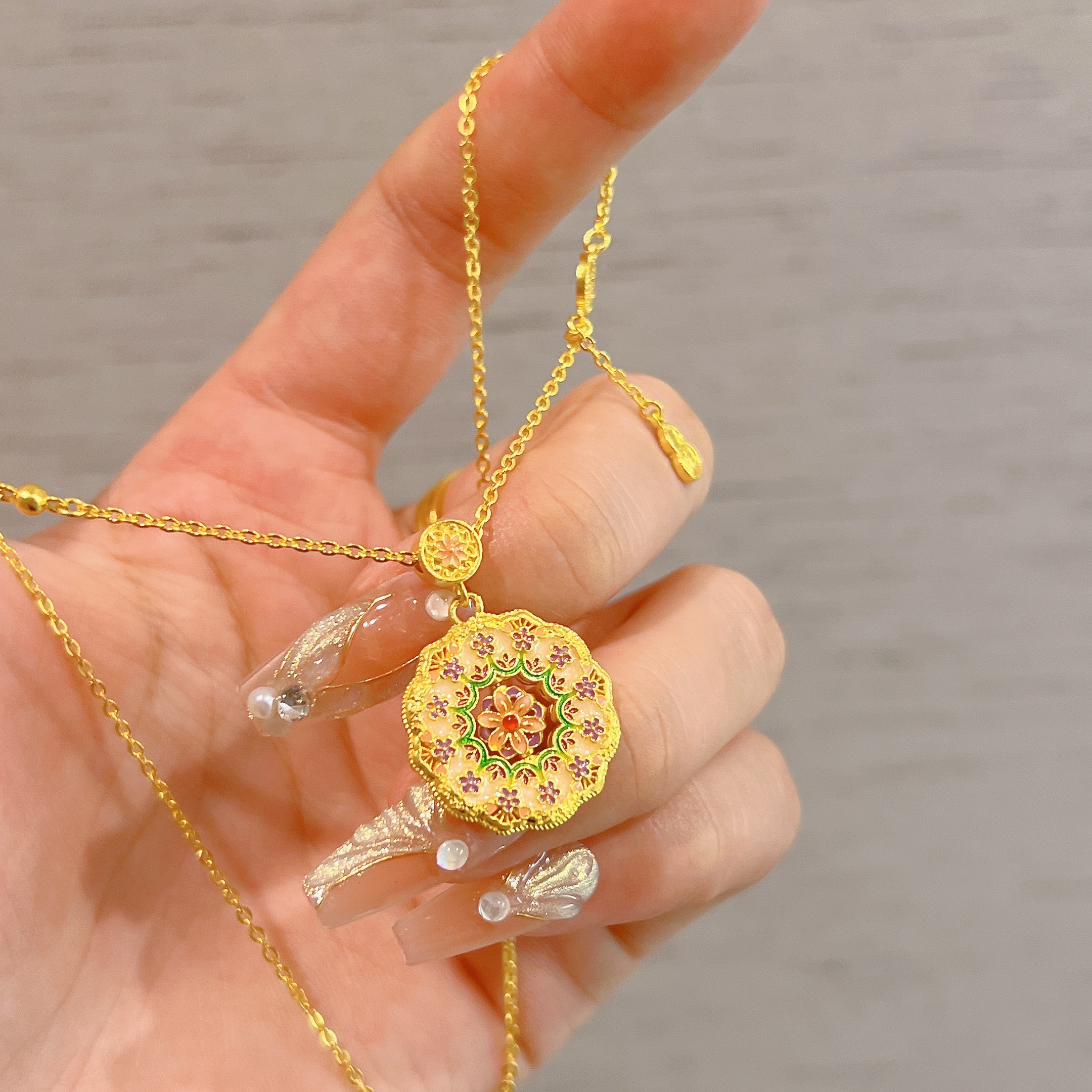 不支持七天无理由【珐琅春桃花开黄金套链】足金999