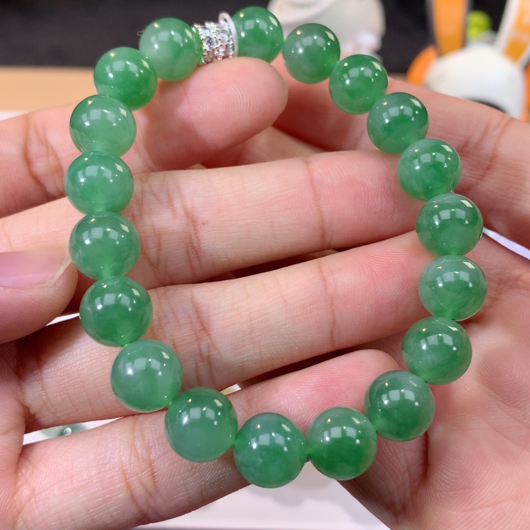 翡翠手链未镶嵌翡翠