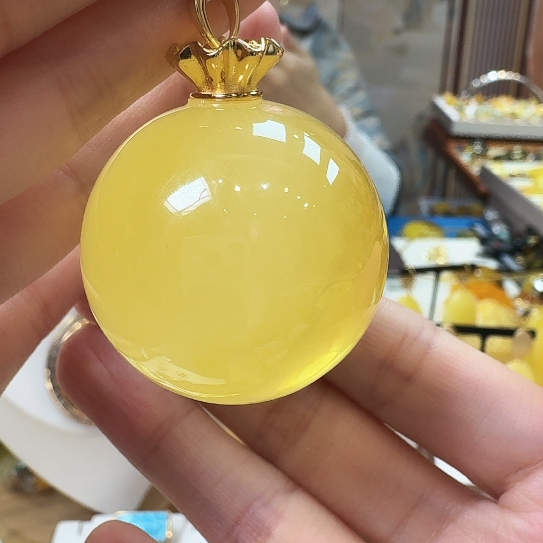 琥珀未镶嵌颈饰吊坠