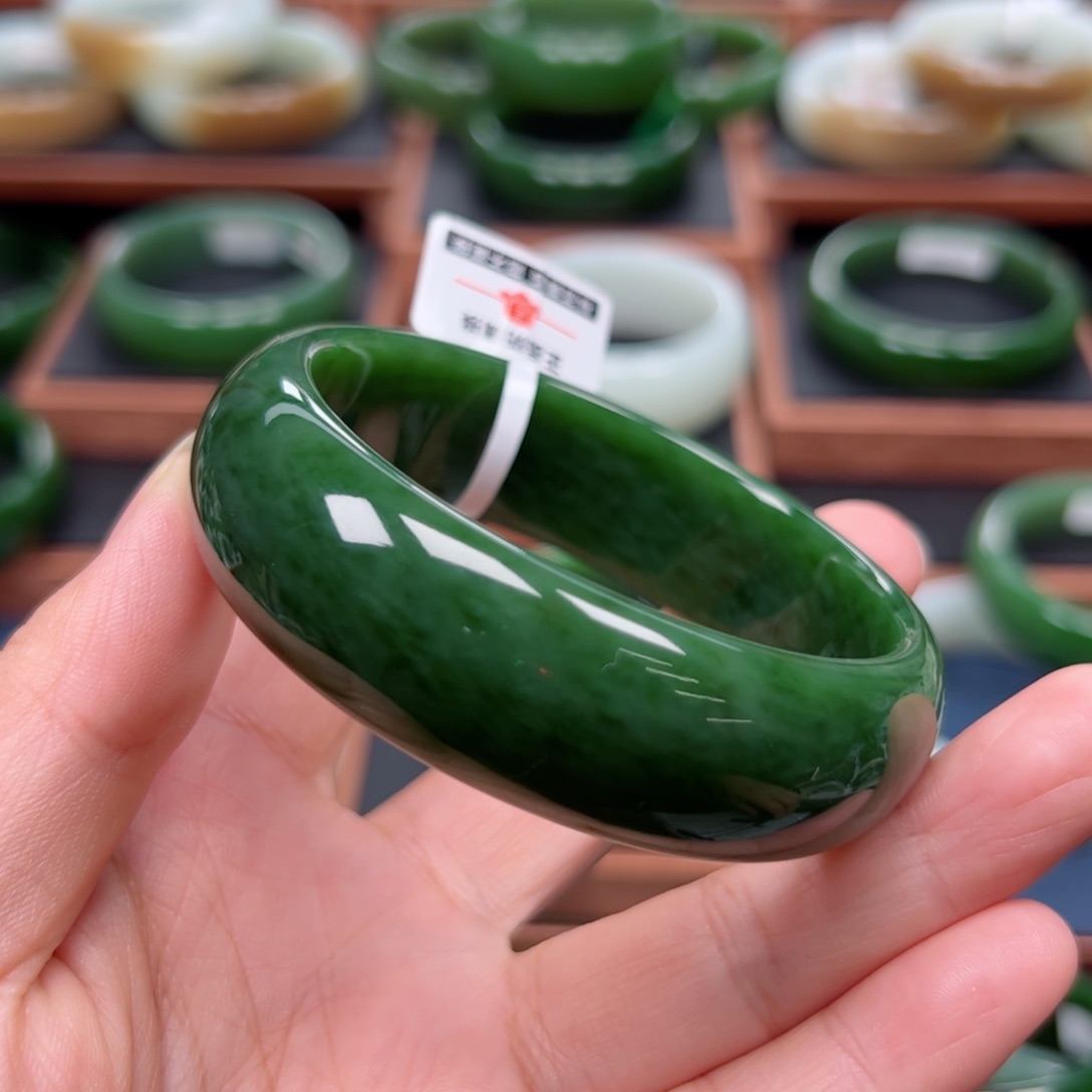 未镶嵌手镯和田玉（碧玉）