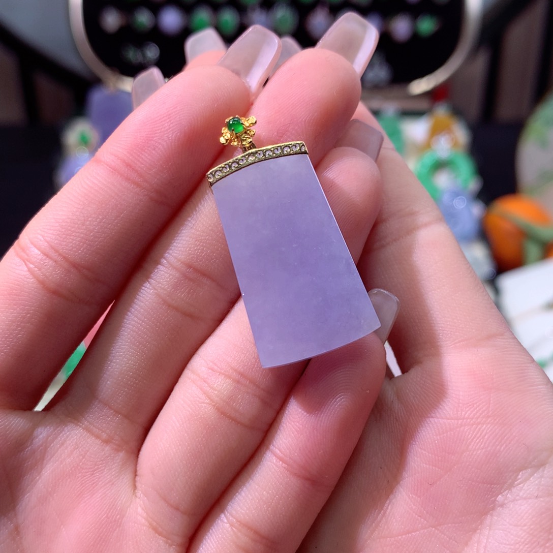 翡翠颈饰18K金镶嵌翡翠