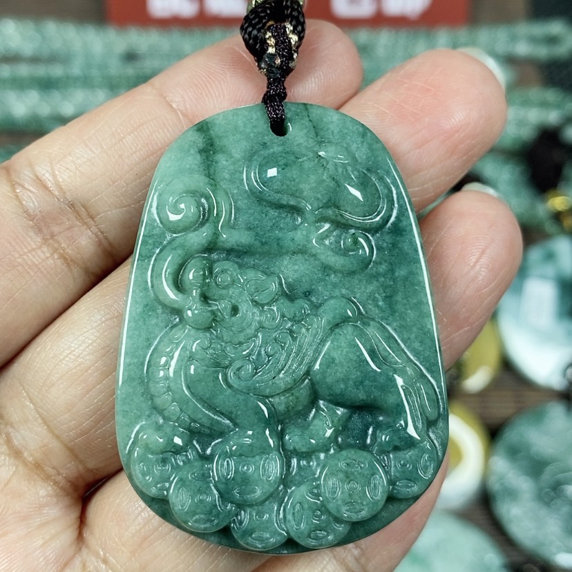 【闪购商品】翡翠颈饰未镶嵌玉吊坠翡翠玉飞天貔貅牌