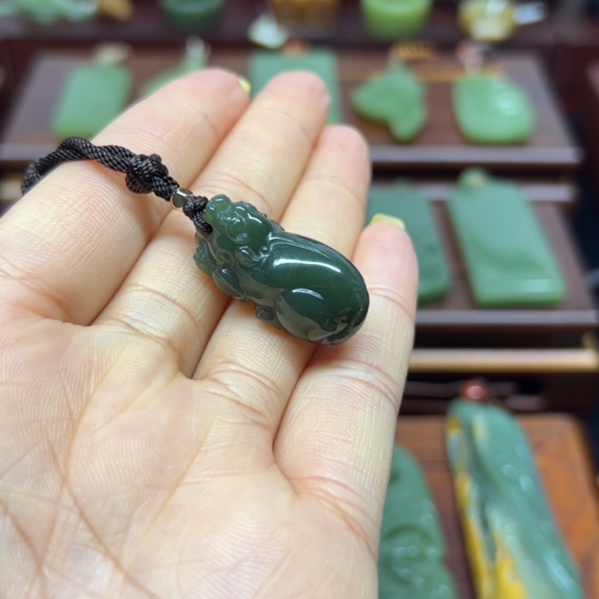 【闪购商品】岫岩老玉（透闪石质玉）颈饰未镶嵌运**乐