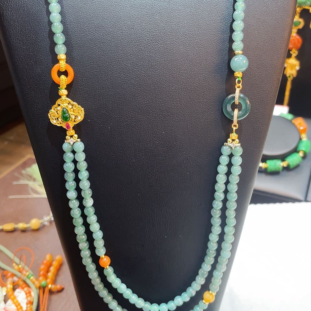 翡翠颈饰未镶嵌项链