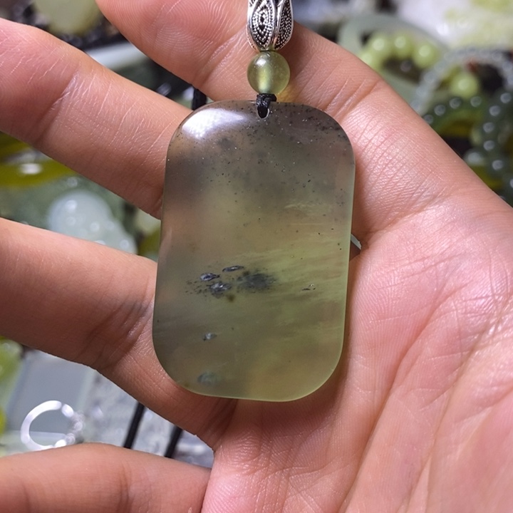 岫玉岫玉颈饰未镶嵌