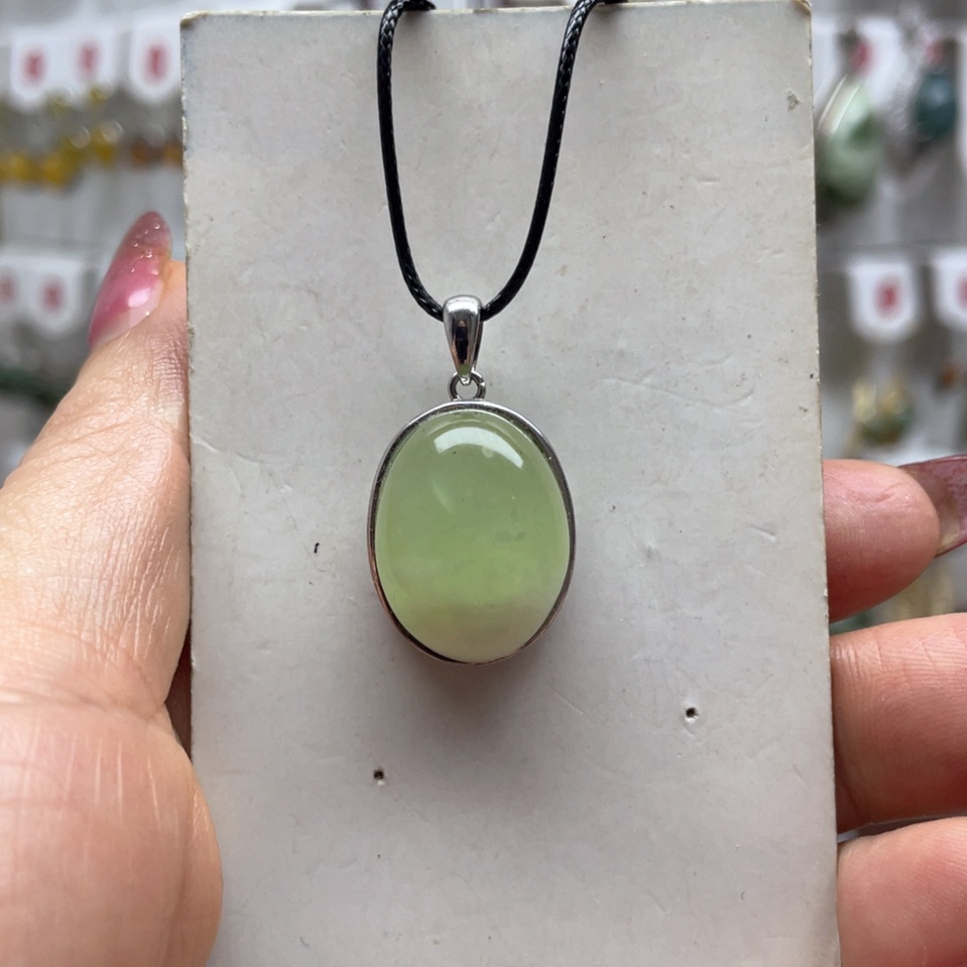 蛇纹石玉吊坠未镶嵌