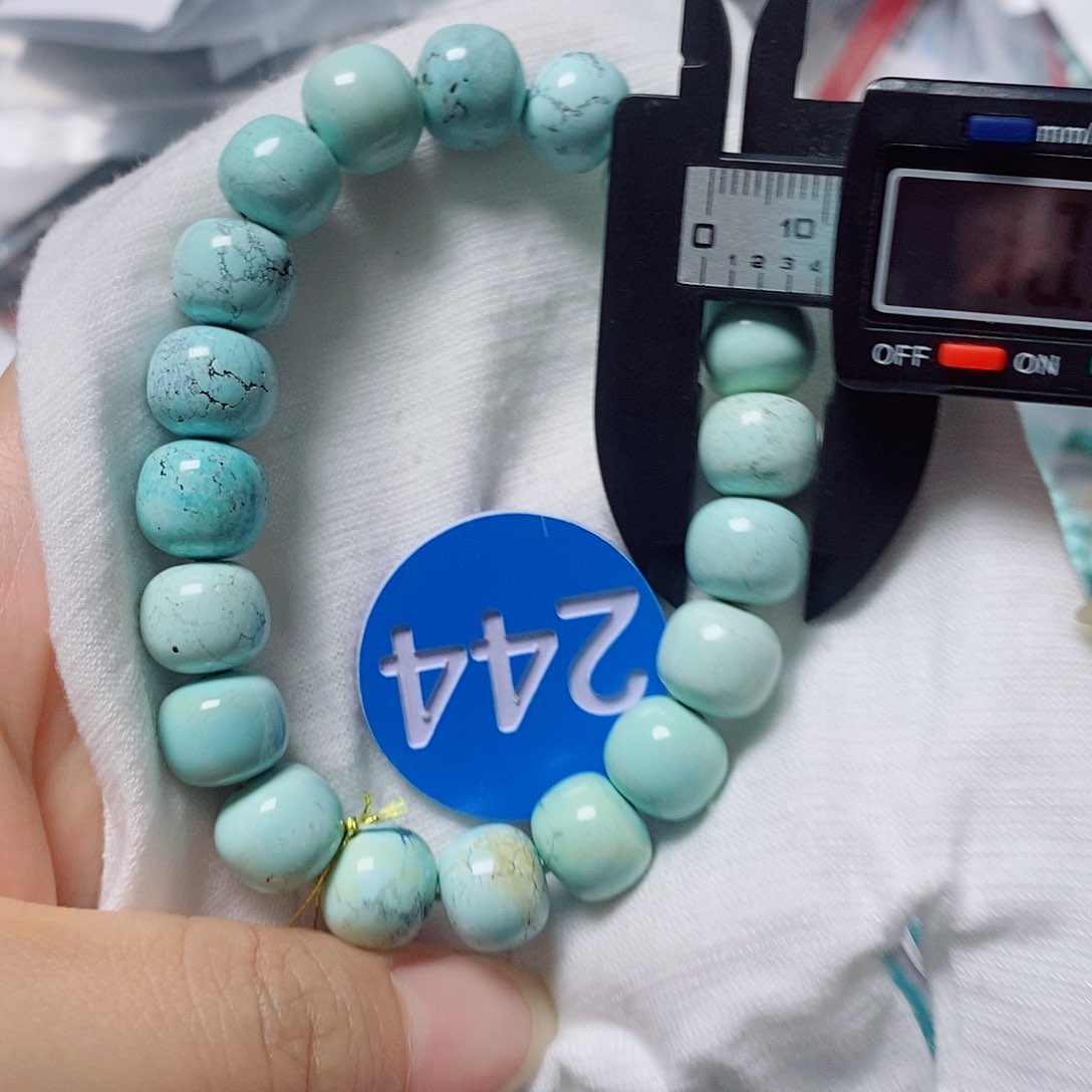 拧***巴未镶嵌绿松石珠宝奇石