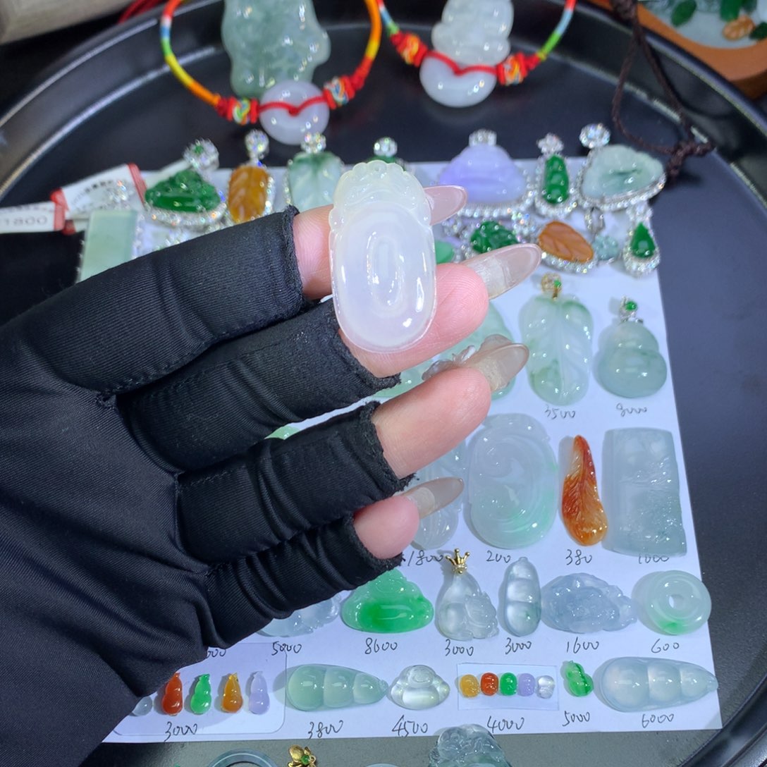 翡翠未镶嵌吊坠(不含链)福贝