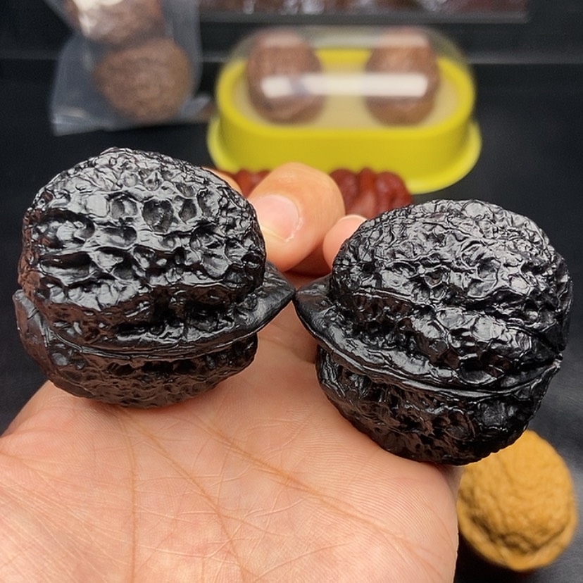 【闪购商品】把件文玩核桃44尺玄武蟾王60克