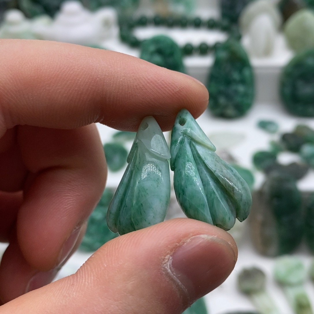 独山玉颈饰未镶嵌