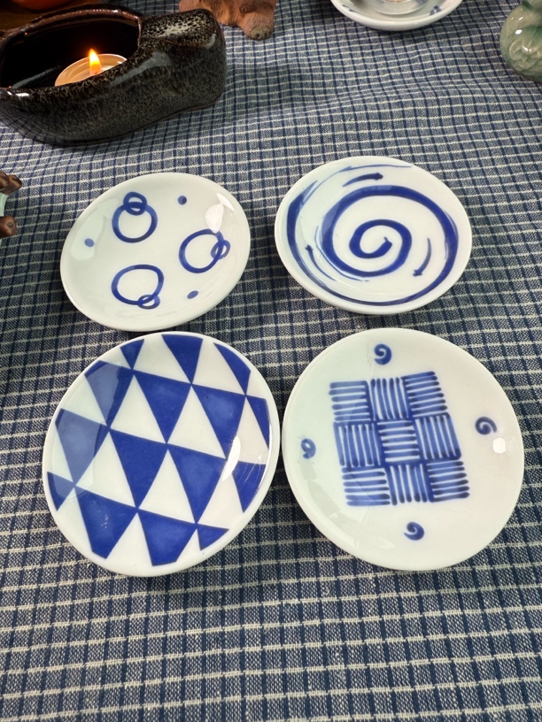  日本 青花小豆皿4只弥字款小鱼碟2只（共6只，一只有瑕疵）