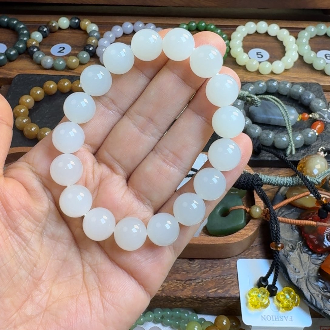 崔***崔和田玉未镶嵌手链