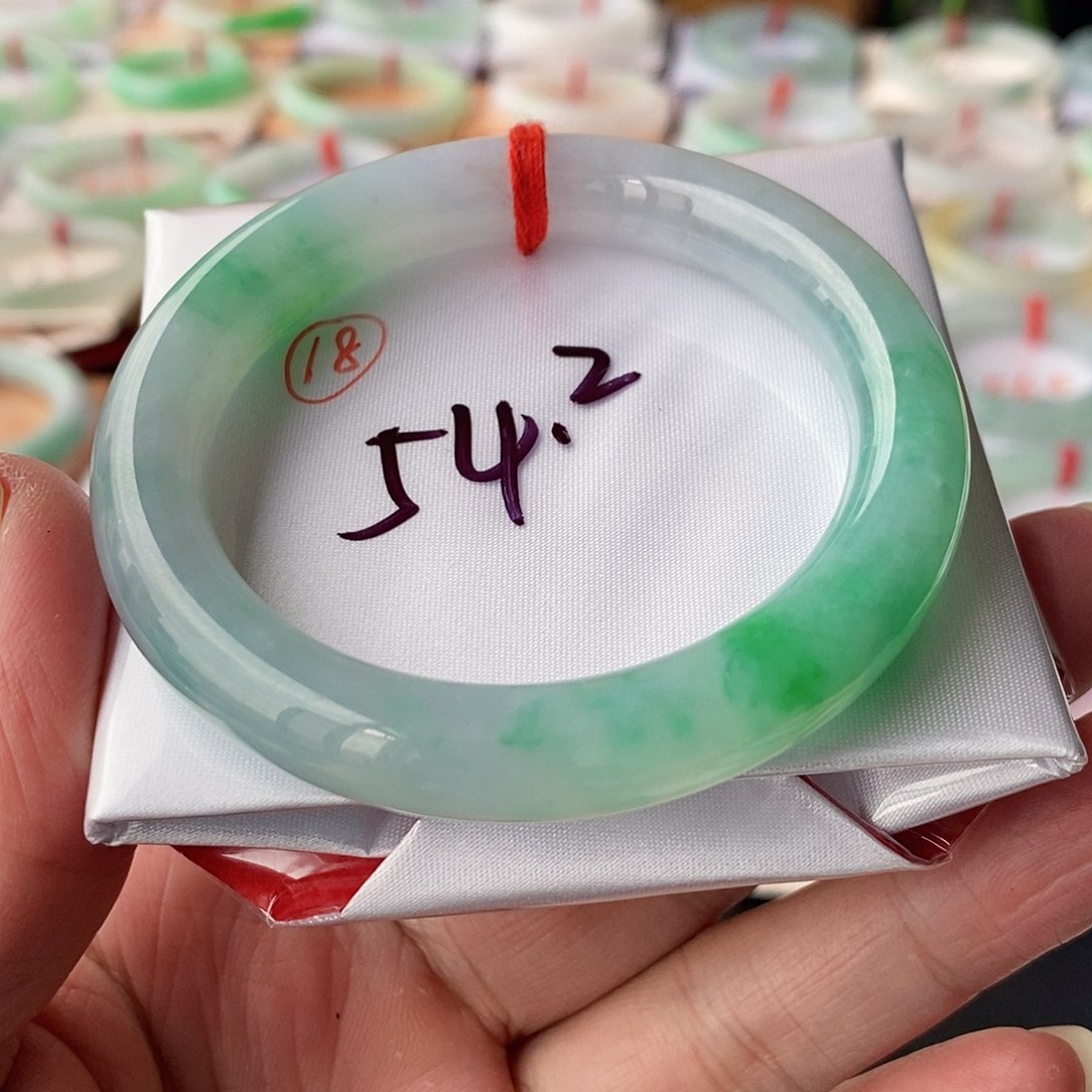 翡翠手镯未镶嵌18号链接