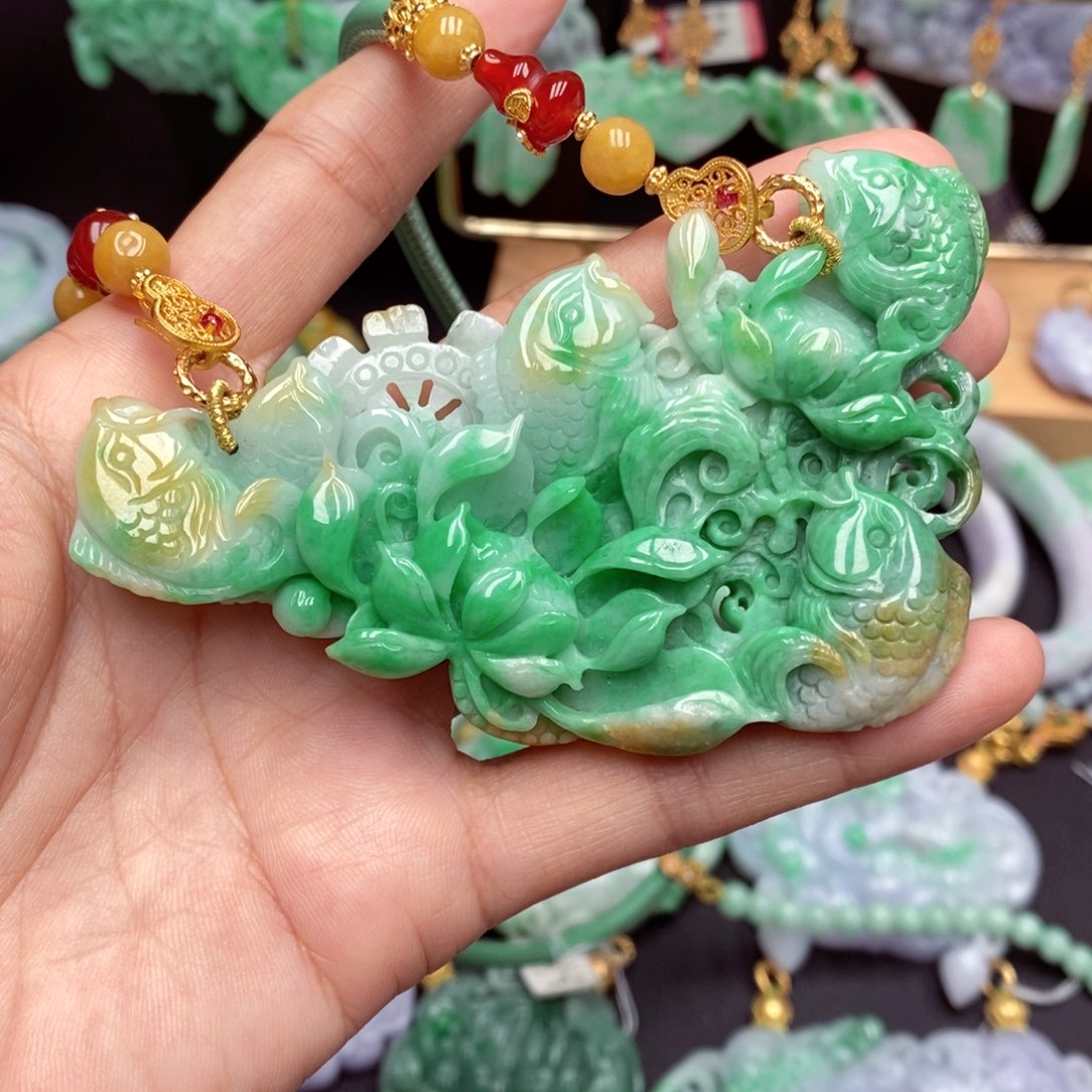 翡翠未镶嵌颈饰翡翠吊坠