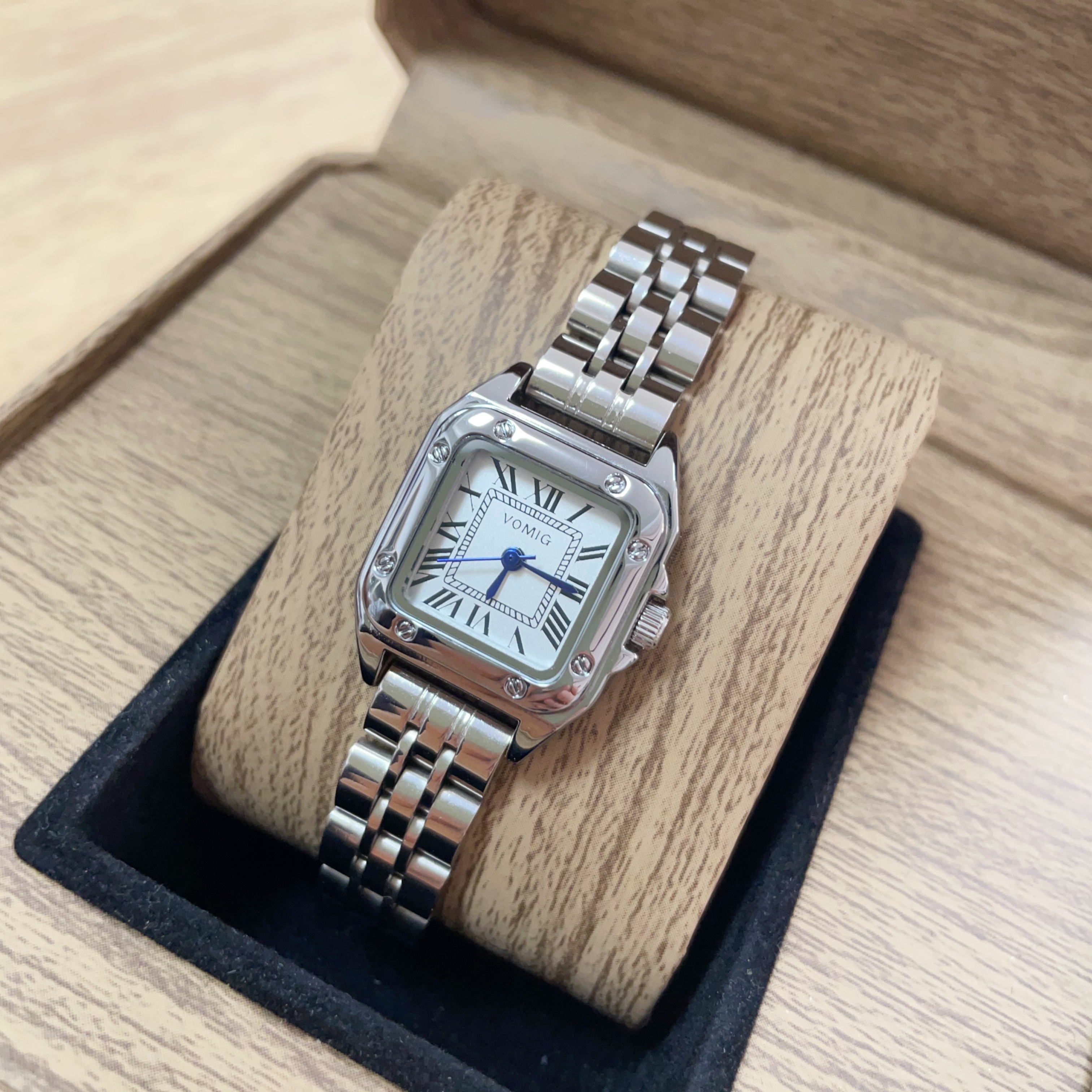 猎豹经典轻奢气质方形女表防水简约时尚钢带石英腕表小众设计