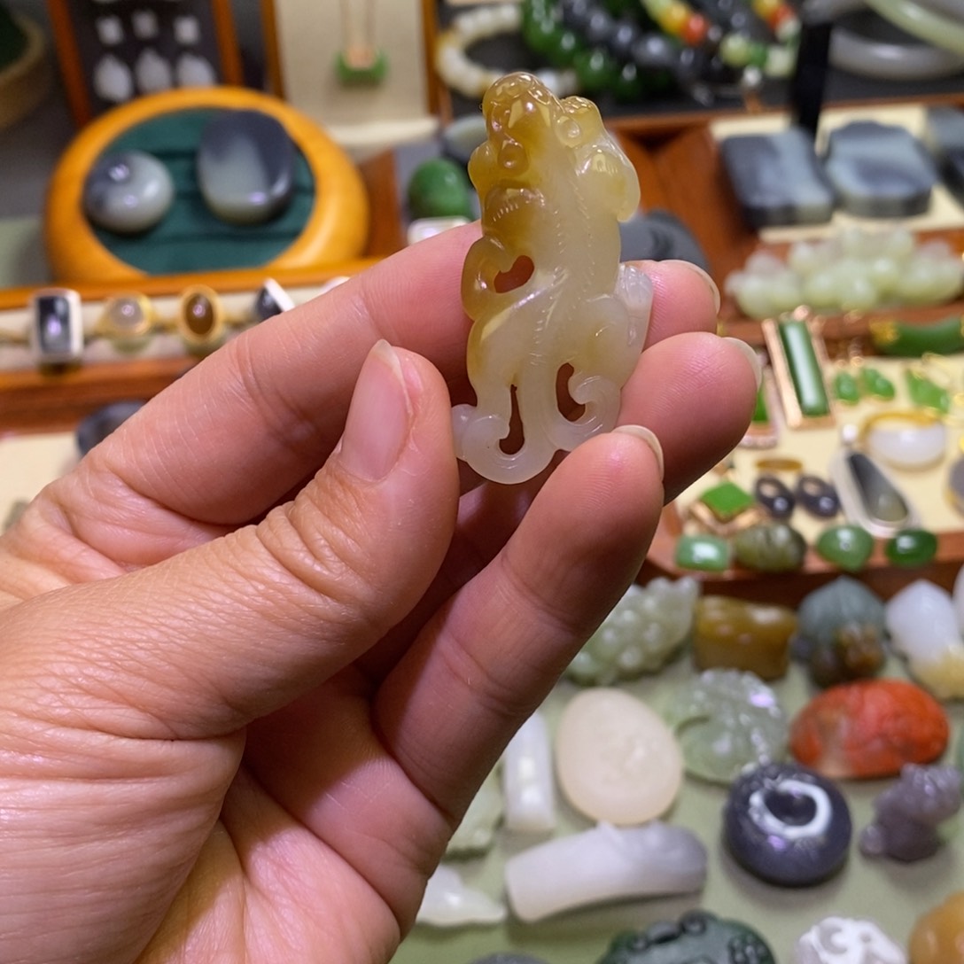 和田玉颈饰未镶嵌