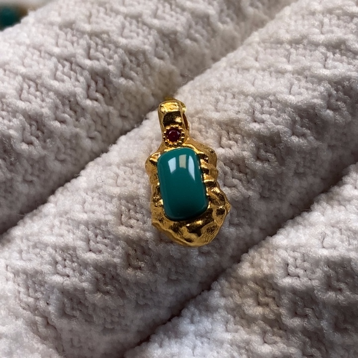 绿松石珠宝奇石18K金镶嵌A434