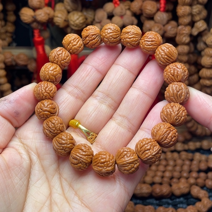 青***瓷菩提籽类龙纹桃枭挂件