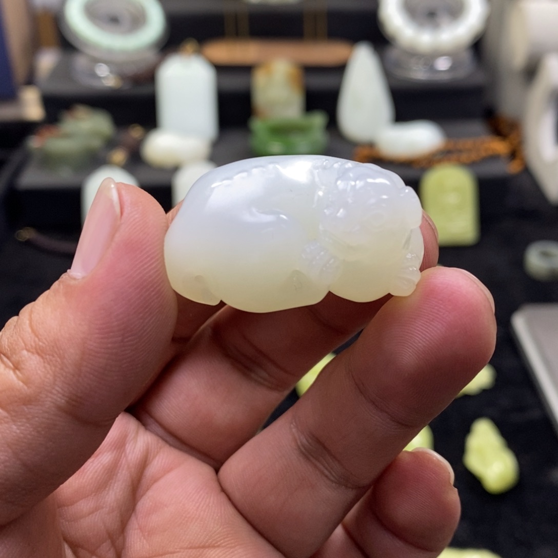 和田玉未镶嵌颈饰