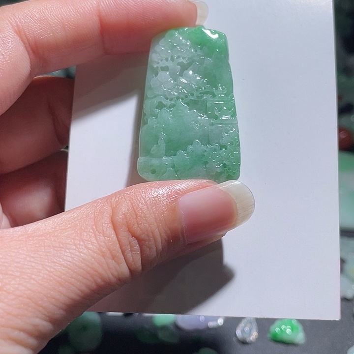 颈饰未镶嵌翡翠天