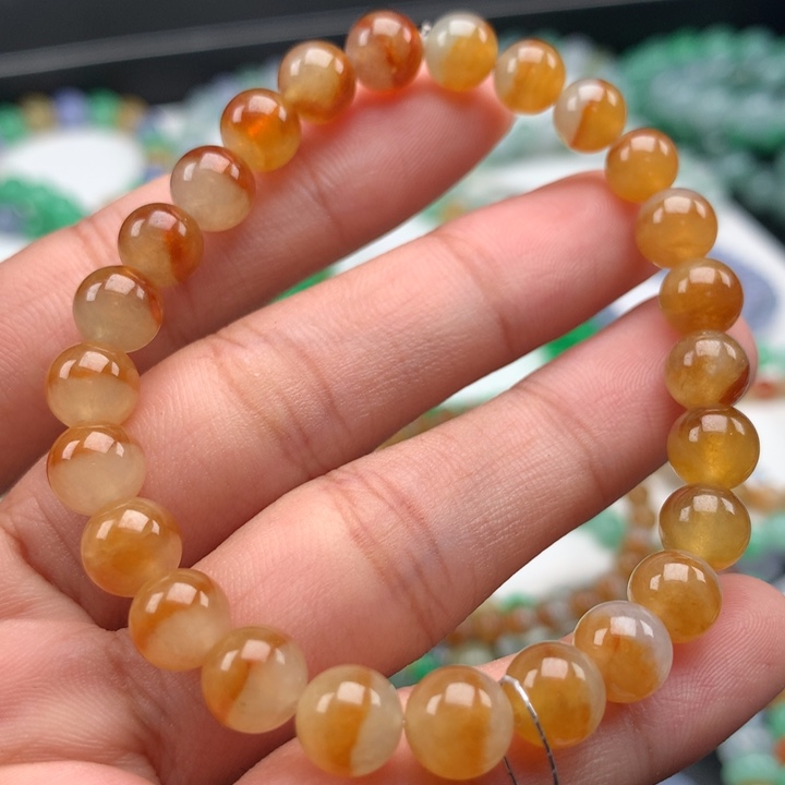 翡翠手镯未镶嵌卡