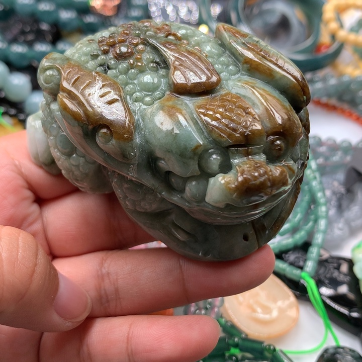 翡翠颈饰未镶嵌保真天然A货翡翠