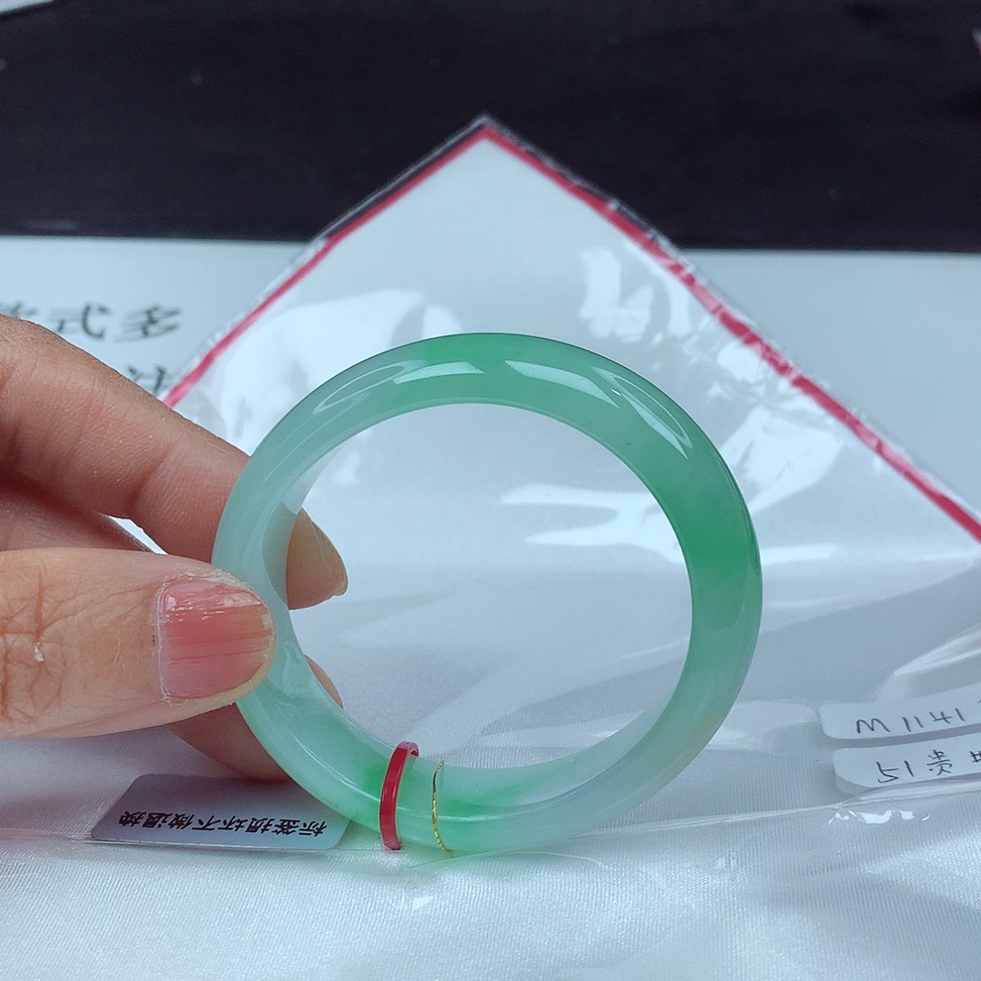 翡翠手镯未镶嵌51贵4137