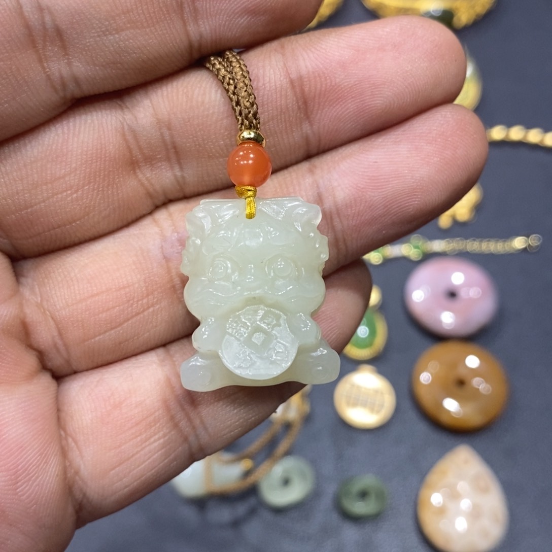 和田玉颈饰未镶嵌