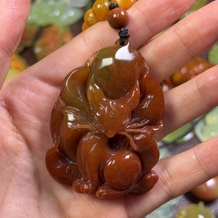 蛇纹石玉颈饰未镶嵌旧**里