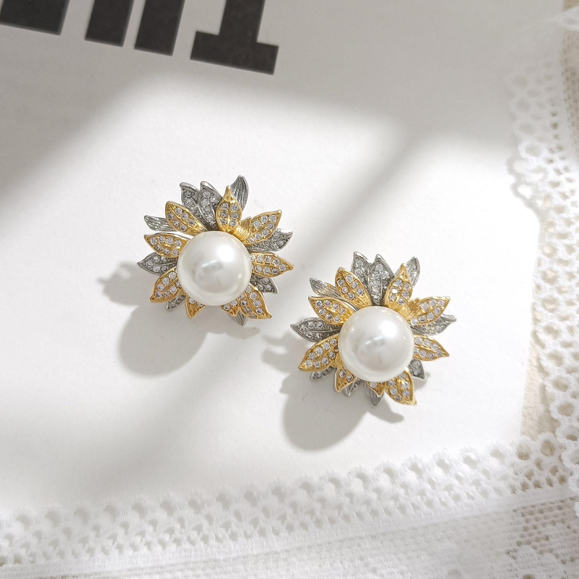 铜合金合成锆石耳饰 VWHL-009303 耳饰欧美时尚小众简约轻奢气质